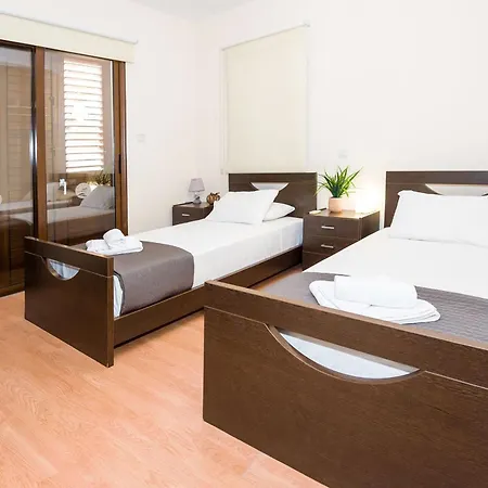 Villa Ioanna - 50m From Med Sea