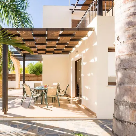 Villa Ioanna - 50m From Med Sea *