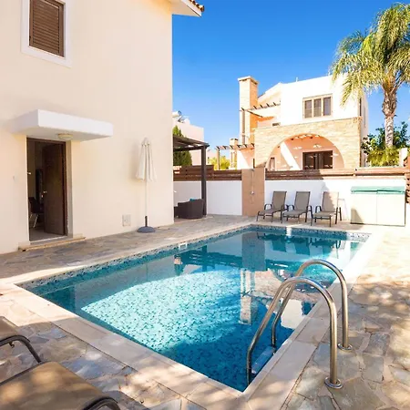 Ioanna - 50m From Med Sea *